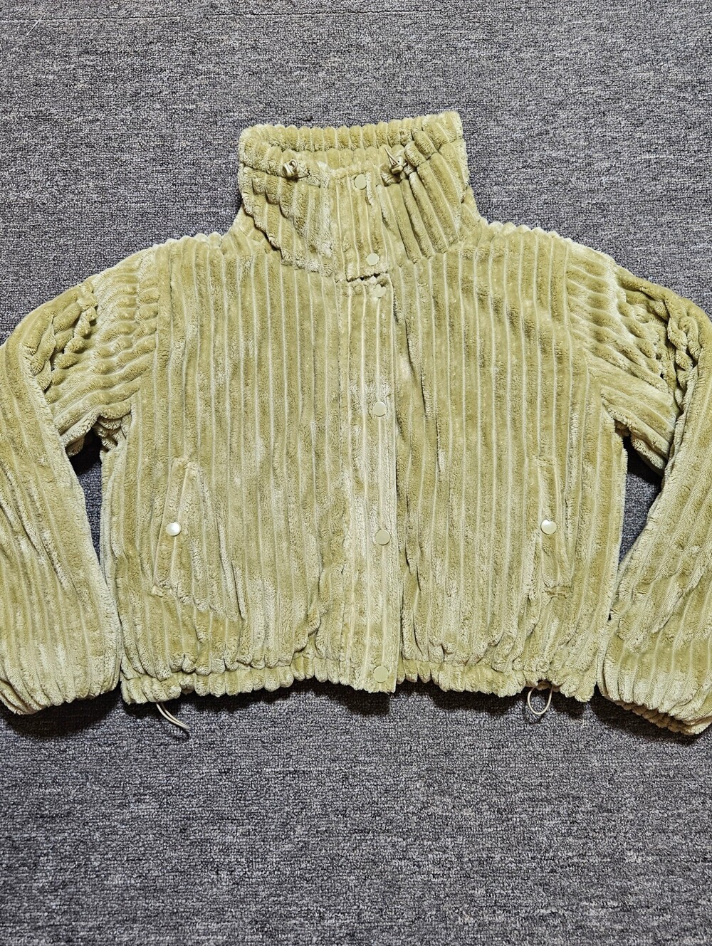 BDG Urban Outfitters Green Corduroy Cropped Puffer Jacket Medium
